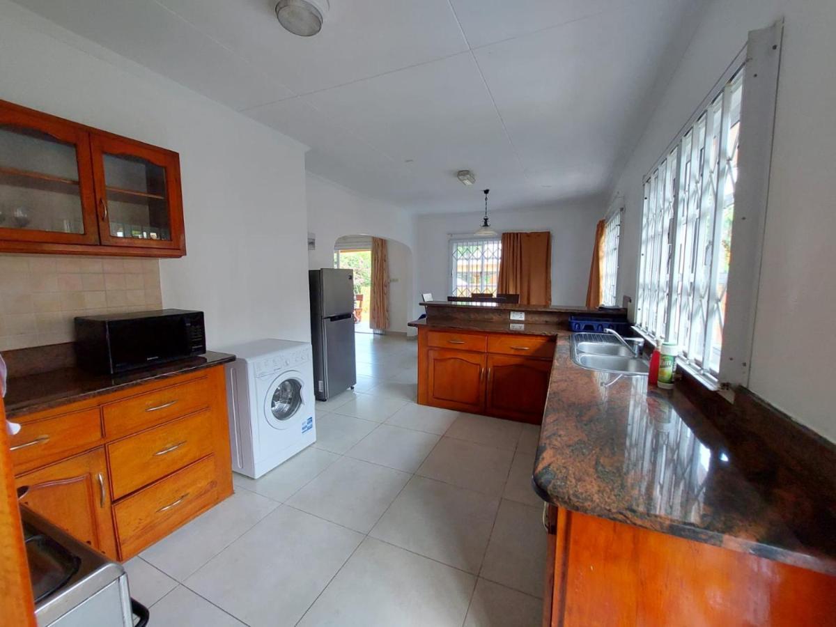 Beau Vallon Villa Self Catering With Pool Esterno foto