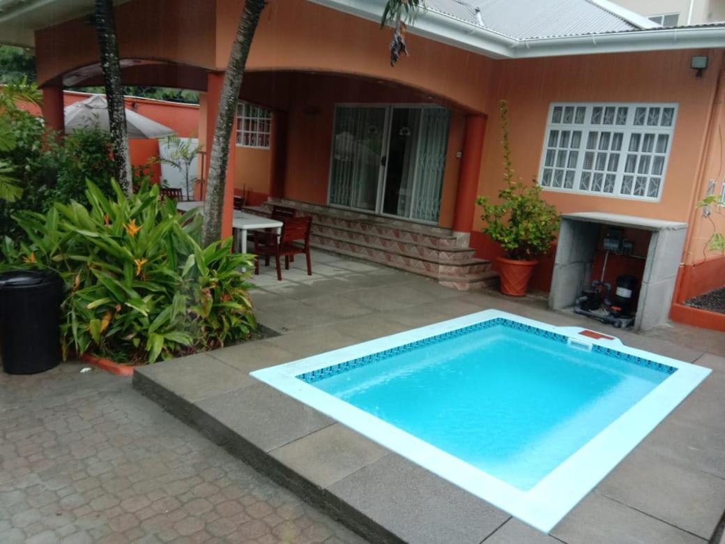 Beau Vallon Villa Self Catering With Pool Esterno foto
